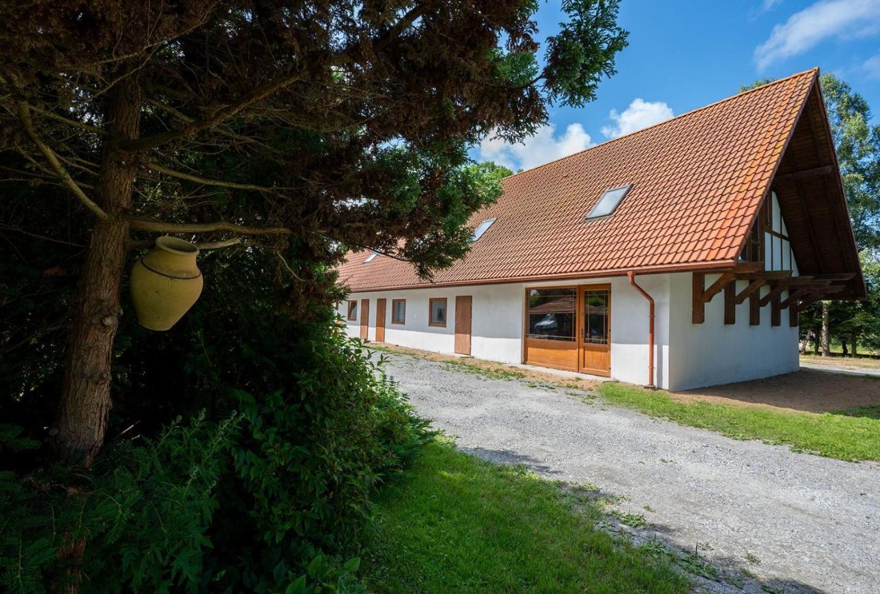 Apartamenty Stodola Jezierzany Екстериор снимка